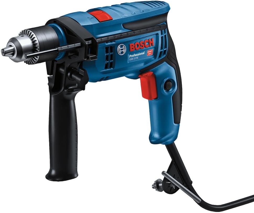 Furadeira Bosch GSB 13 RE 750W vista em perspectiva com empunhadura auxiliar