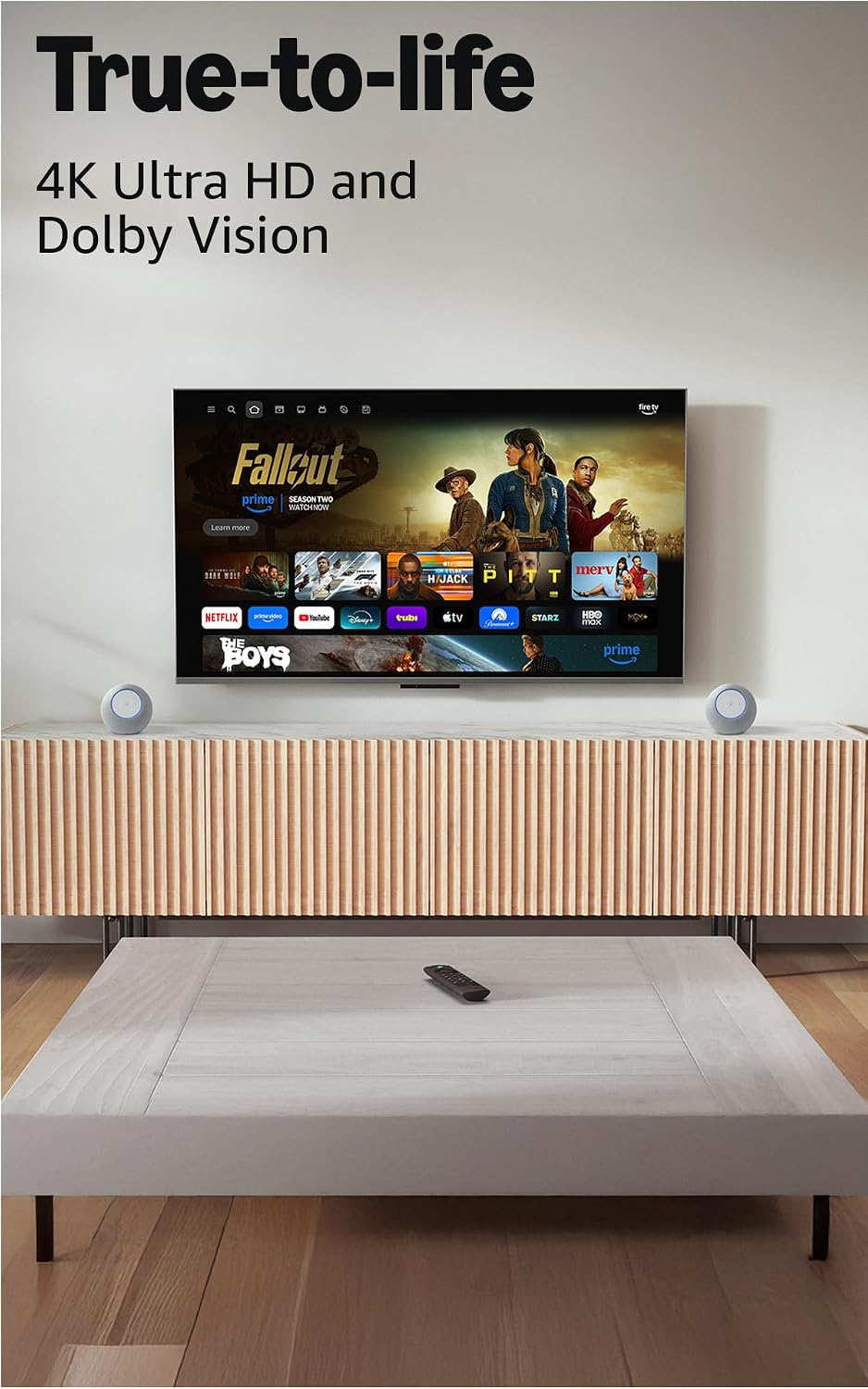 Sala com TV 4K exibindo a interface do Fire TV com Dolby Vision, usando o Fire TV Stick 4K Max